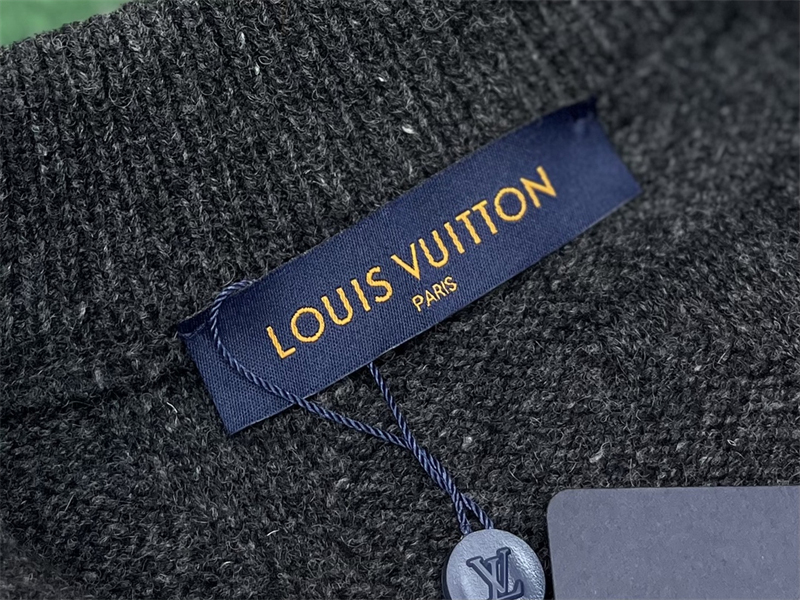 루이비통 x 박서보 모노그램 자카드 울 하프집업 풀오버 니트