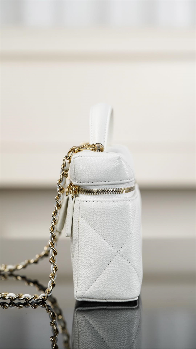 샤넬 25k 직사각 베니티 케이스 캐비어 골드 메탈 화이트