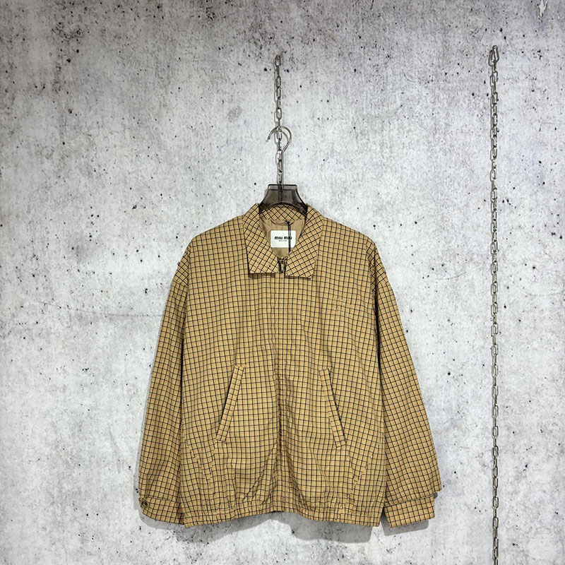 미우미우 24SS 로고 체크 자켓