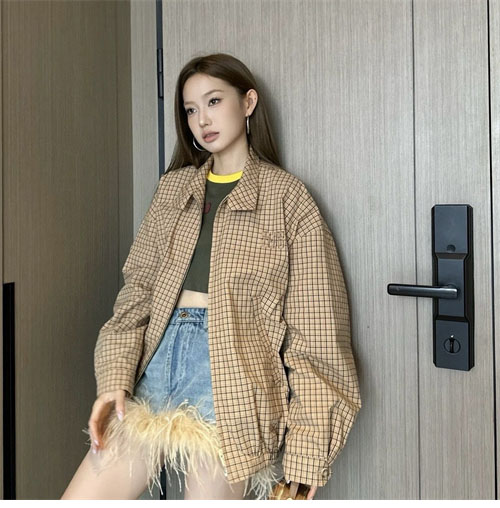 미우미우 24SS 로고 체크 자켓