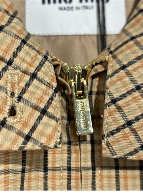 미우미우 24SS 로고 체크 자켓