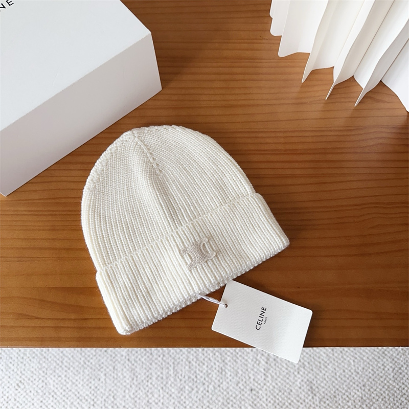 셀린느 25FW 트리옹프 비니