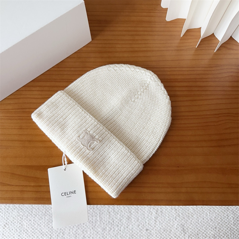 셀린느 25FW 트리옹프 비니