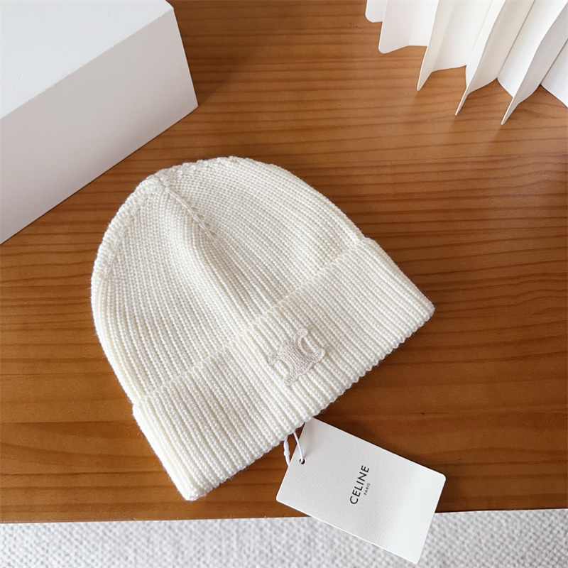 셀린느 25FW 트리옹프 비니