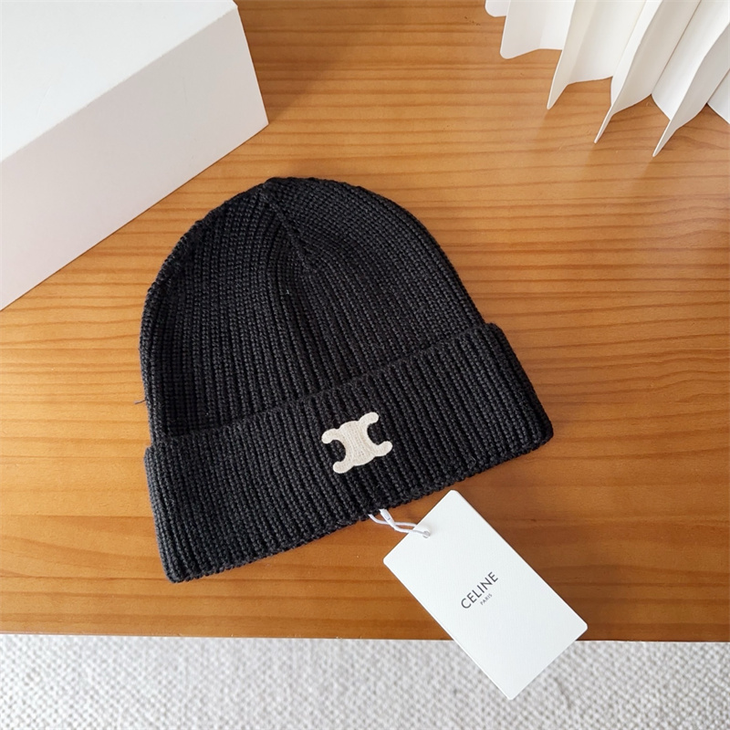 셀린느 25FW 트리옹프 비니