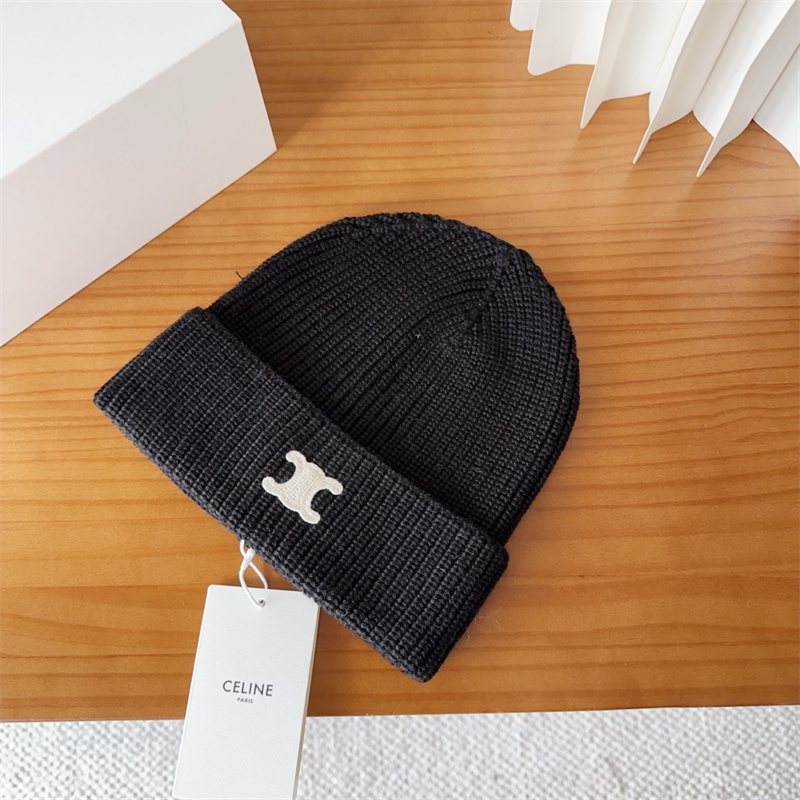 셀린느 25FW 트리옹프 비니