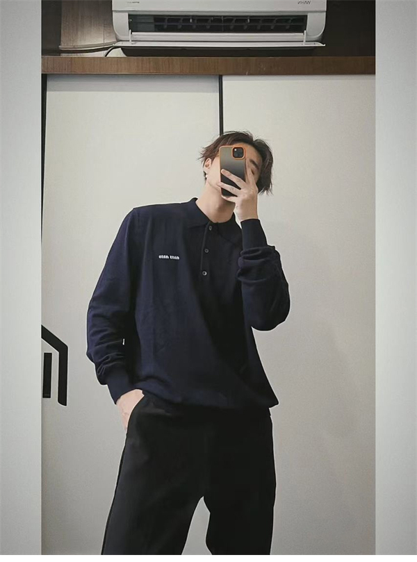 미우미우 24SS 로고 울 니트 폴로 티셔츠