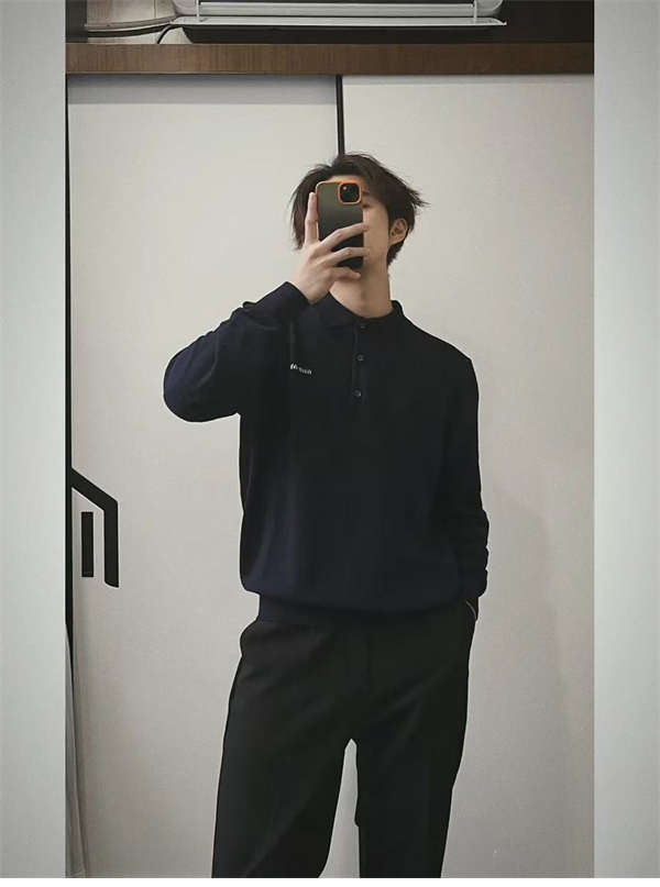 미우미우 24SS 로고 울 니트 폴로 티셔츠