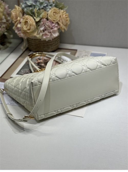 디올 뚜주흐 백 라지 화이트 매크로 까나쥬