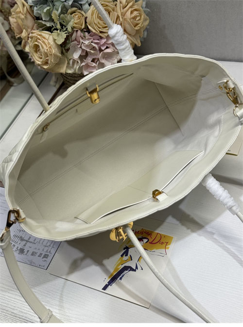 디올 뚜주흐 백 라지 화이트 매크로 까나쥬