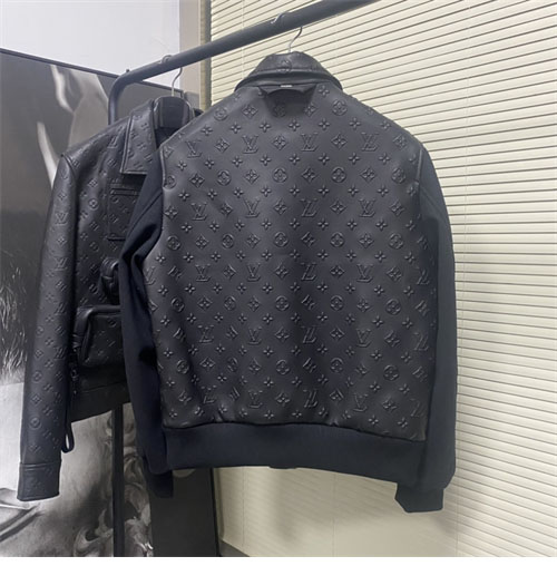 루이비통 LVSE 엠보스드 모노그램 믹스 레더 블루종