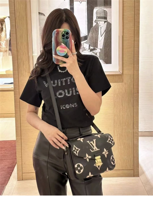 루이비통 로고 프린트 티셔츠 1A84CP