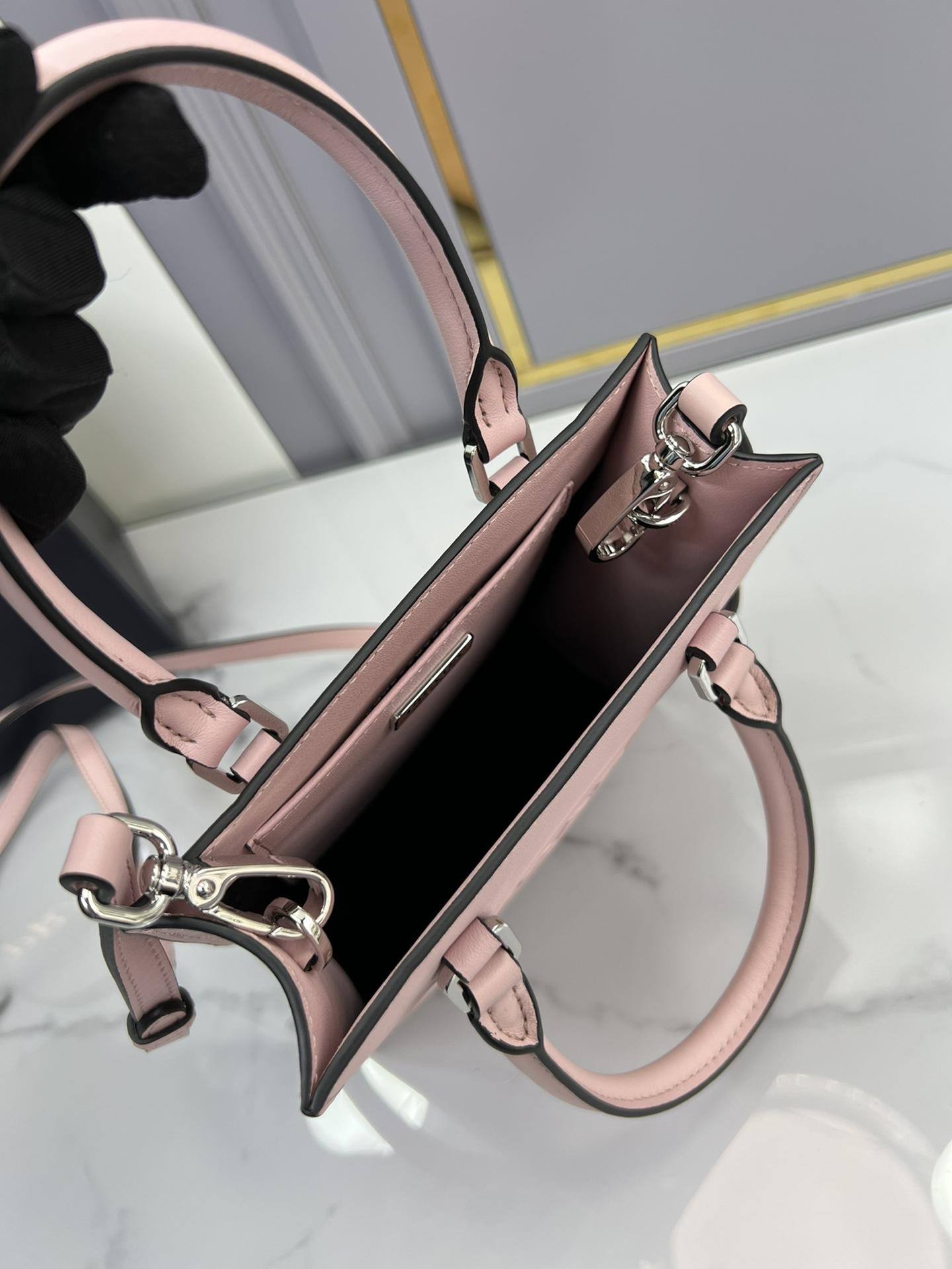 프라다 Leather Handbag