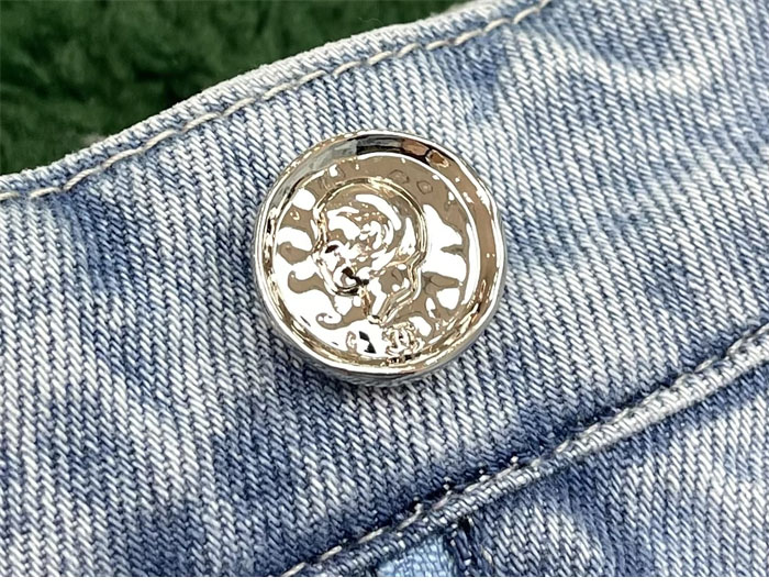 샤넬 시퀸 자수 워시드 데님 팬츠