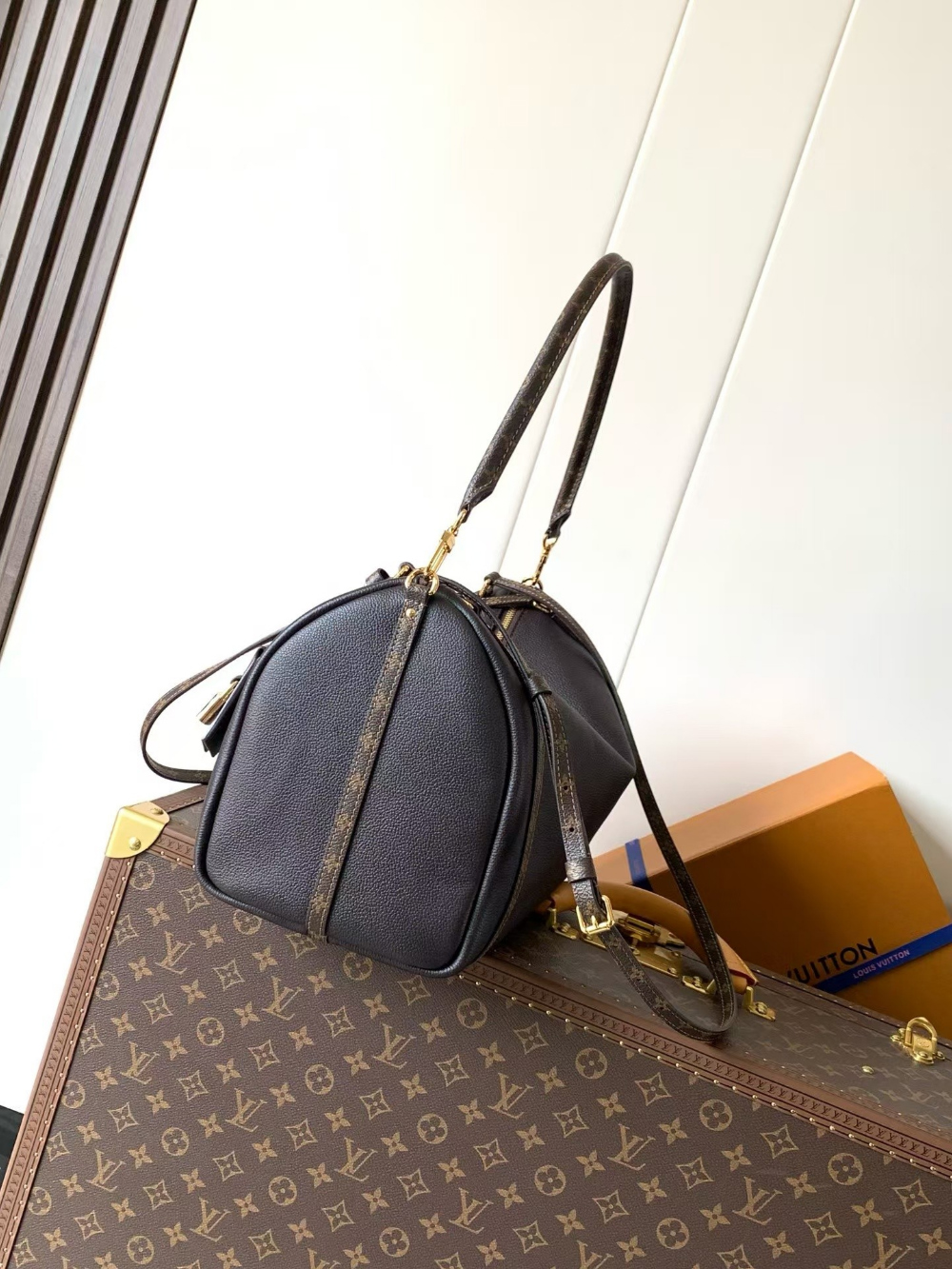Louis Vuitton Express MM