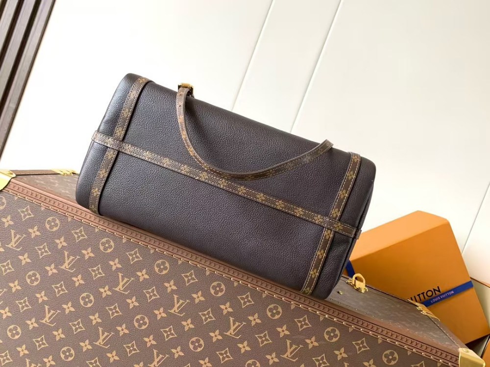 Louis Vuitton Express MM