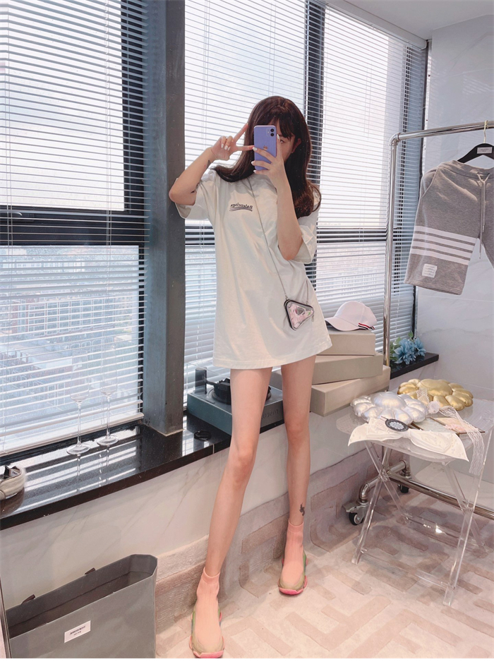 발렌시아가 웨이브로고 자수 반팔 티셔츠