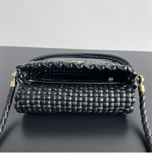 보테가 베네타 스윙 백 764073