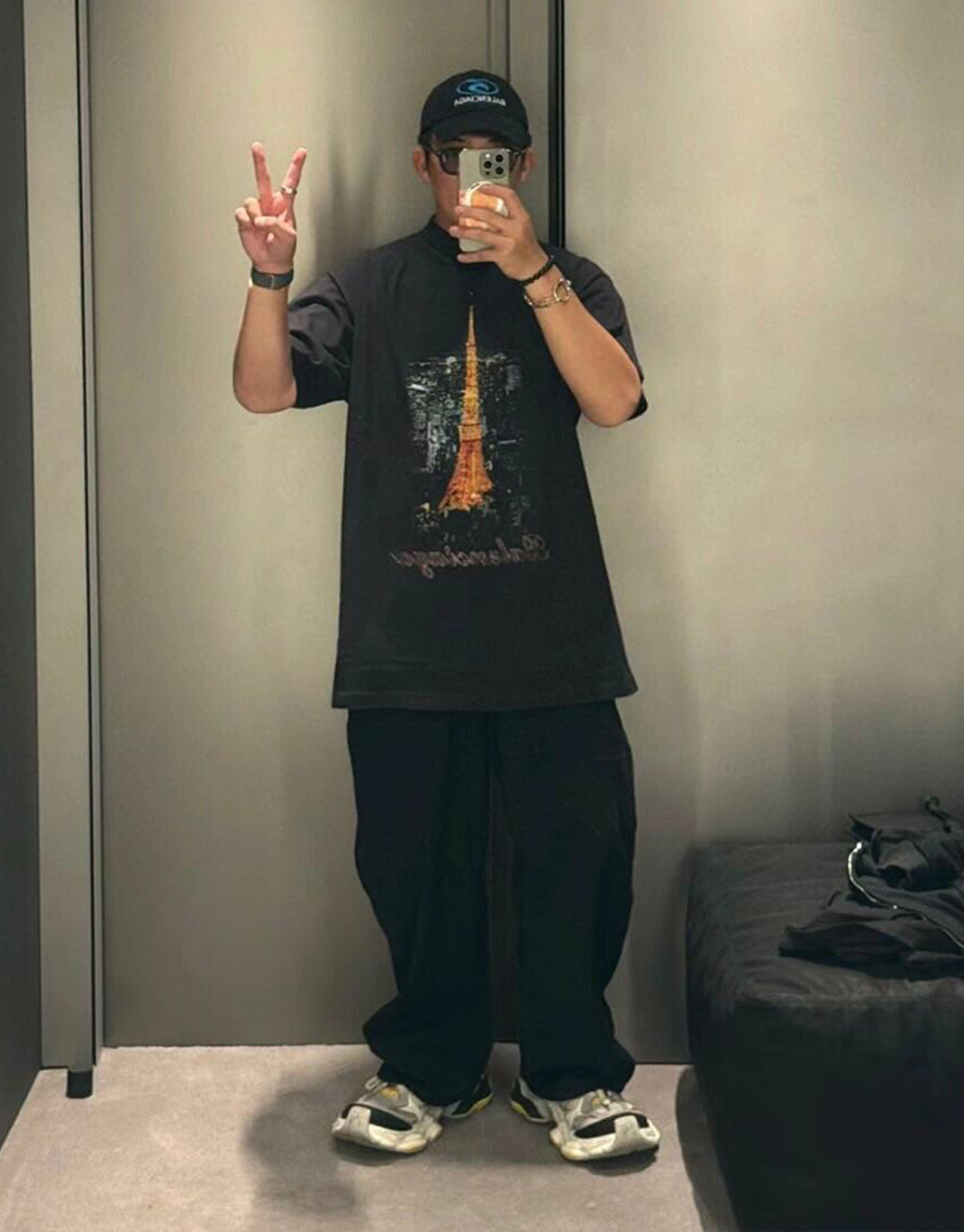 발렌시아가 파리 리버티 문 미디엄 핏 반팔 티셔츠 “2COLOR”