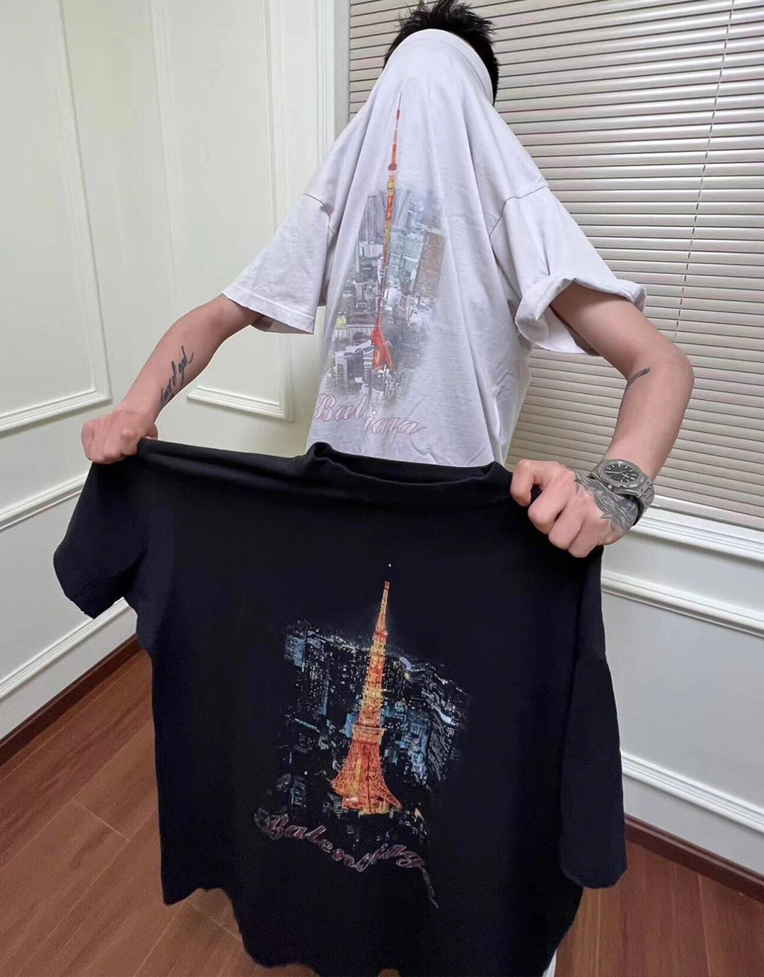 발렌시아가 파리 리버티 문 미디엄 핏 반팔 티셔츠 “2COLOR”