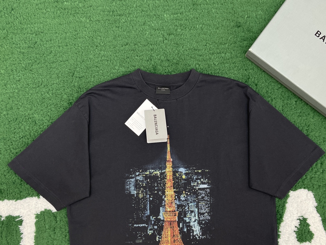 발렌시아가 파리 리버티 문 미디엄 핏 반팔 티셔츠 “2COLOR”