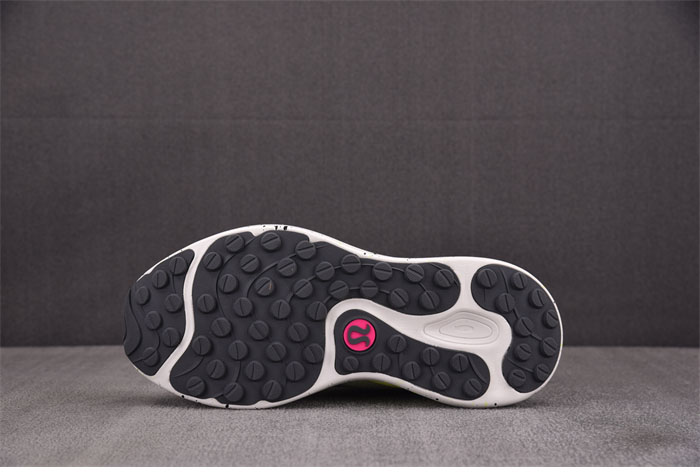 룰루레몬 블리스필 트레일 러닝 슈즈 DEWY/SILVER DROP/FADED ZAP