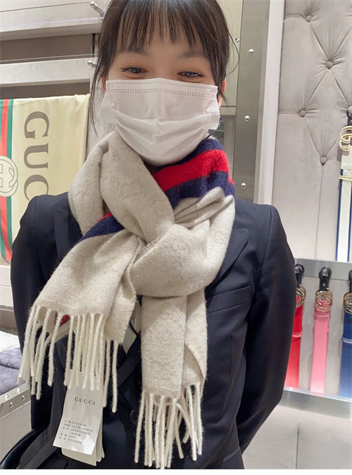 구찌 GG 웹 울 머플러