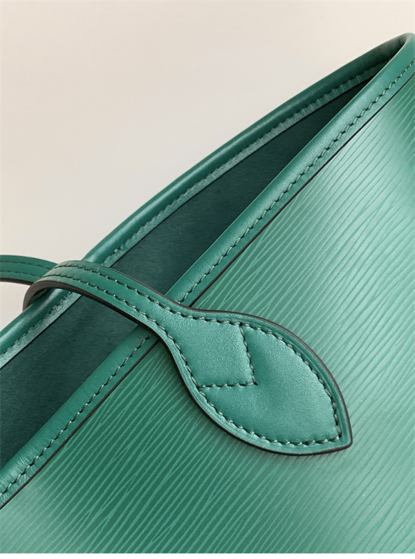 루이비통 에삐 네버풀 MM 토트백