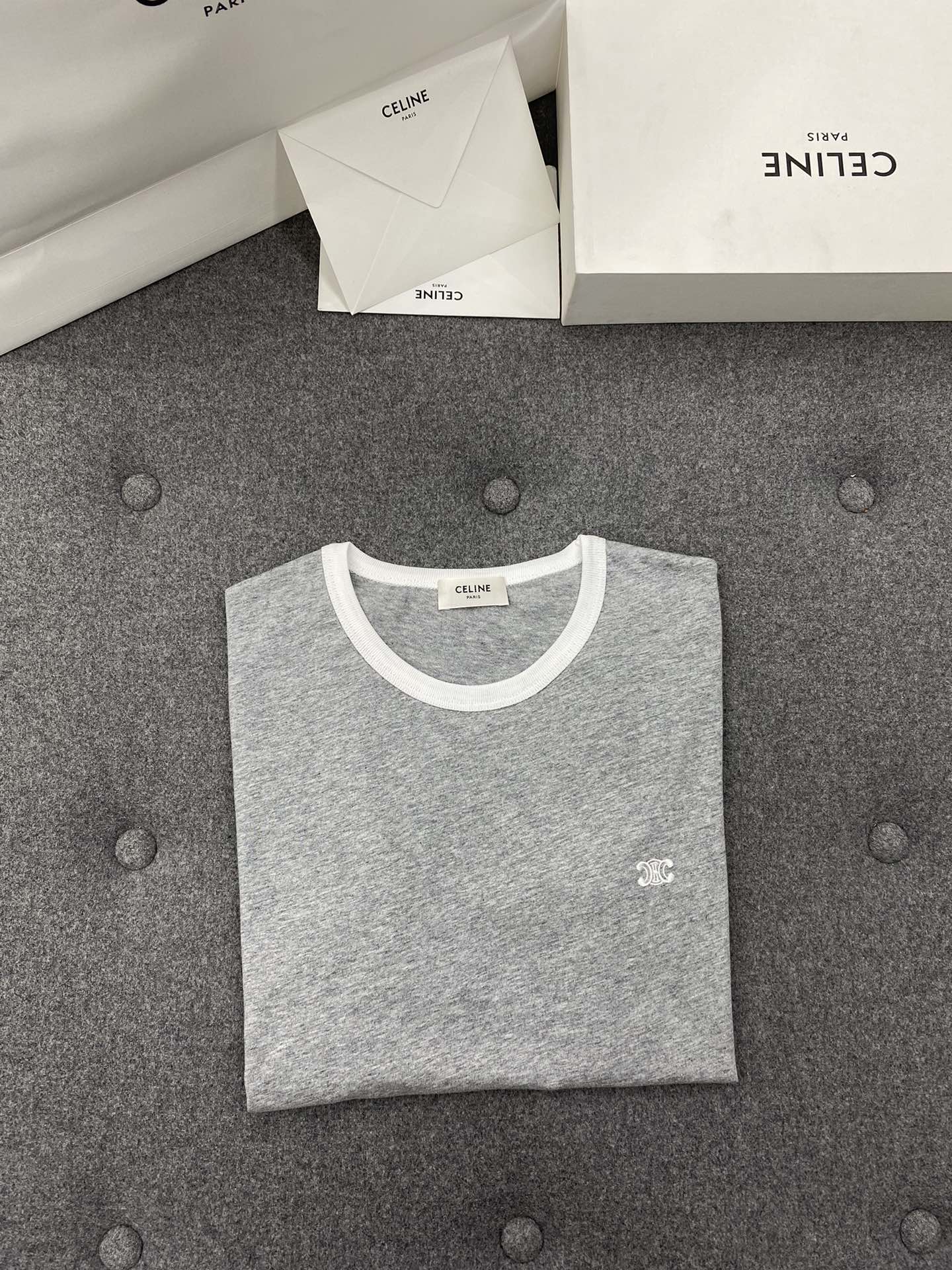 셀린느 70’S 트리옹프 코튼 저지 반팔 티셔츠