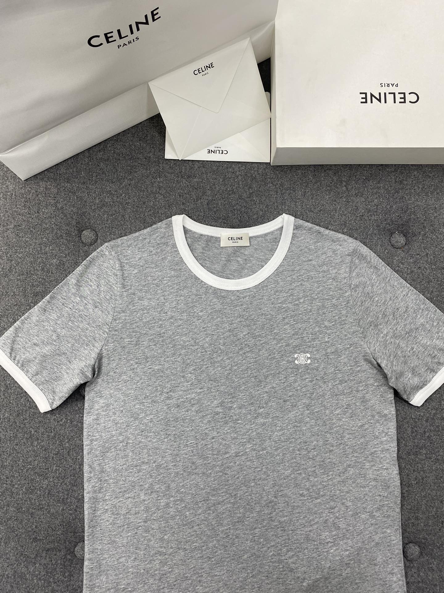 셀린느 70’S 트리옹프 코튼 저지 반팔 티셔츠