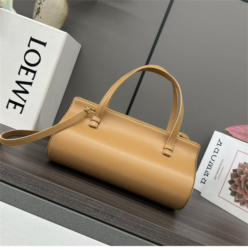 로에베 스몰 클래스프 백