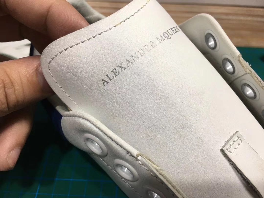 알렉산더 맥퀸 오버솔 스니커즈