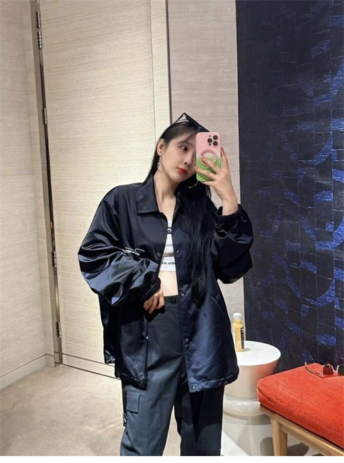 루이비통 백로고 코치 자켓 1ABZG5