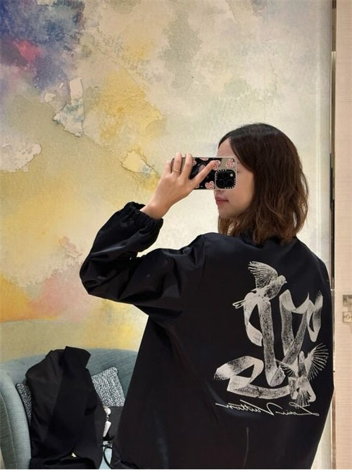 루이비통 백로고 코치 자켓 1ABZG5