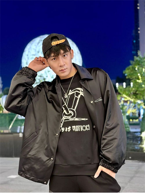 루이비통 백로고 코치 자켓 1ABZG5