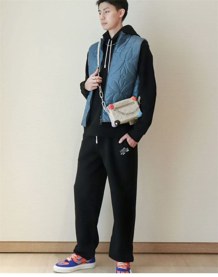 루이비통 스테이플 핀 자수 시그니처 팬츠