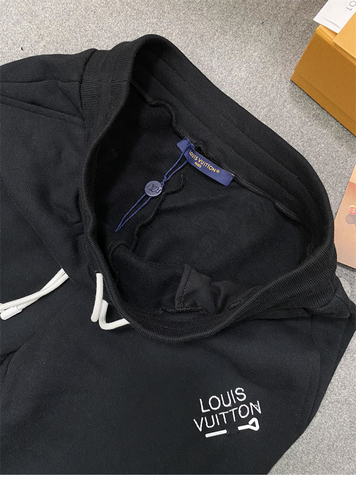 루이비통 스테이플 핀 자수 시그니처 팬츠