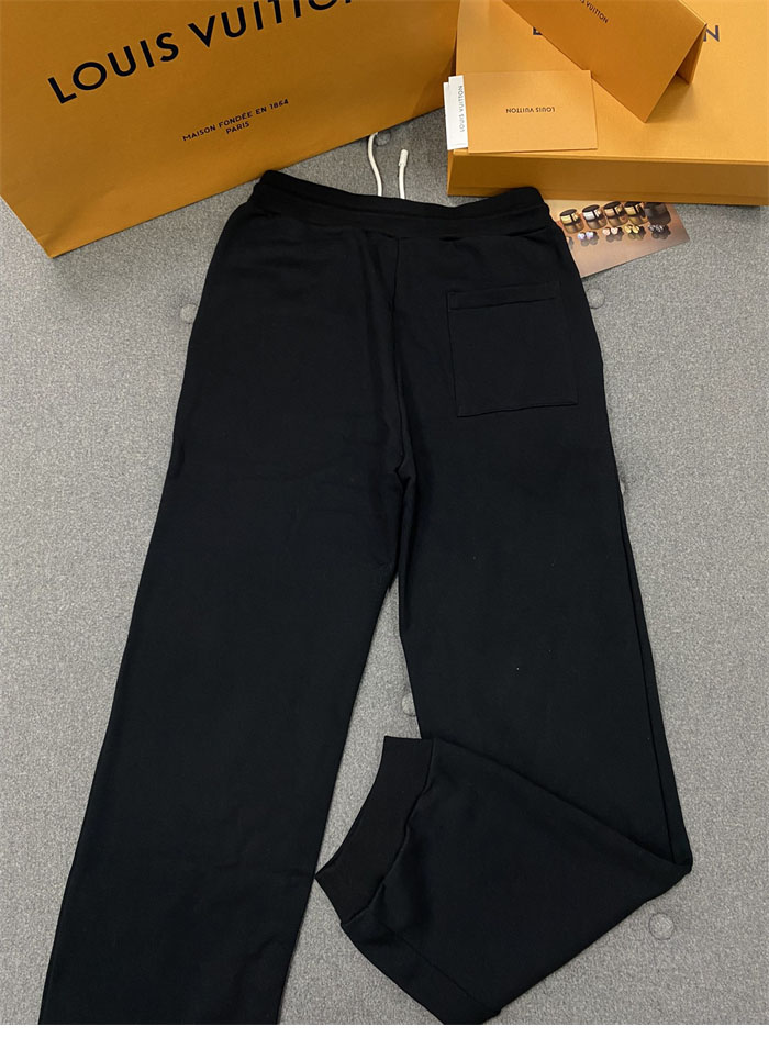 루이비통 스테이플 핀 자수 시그니처 팬츠