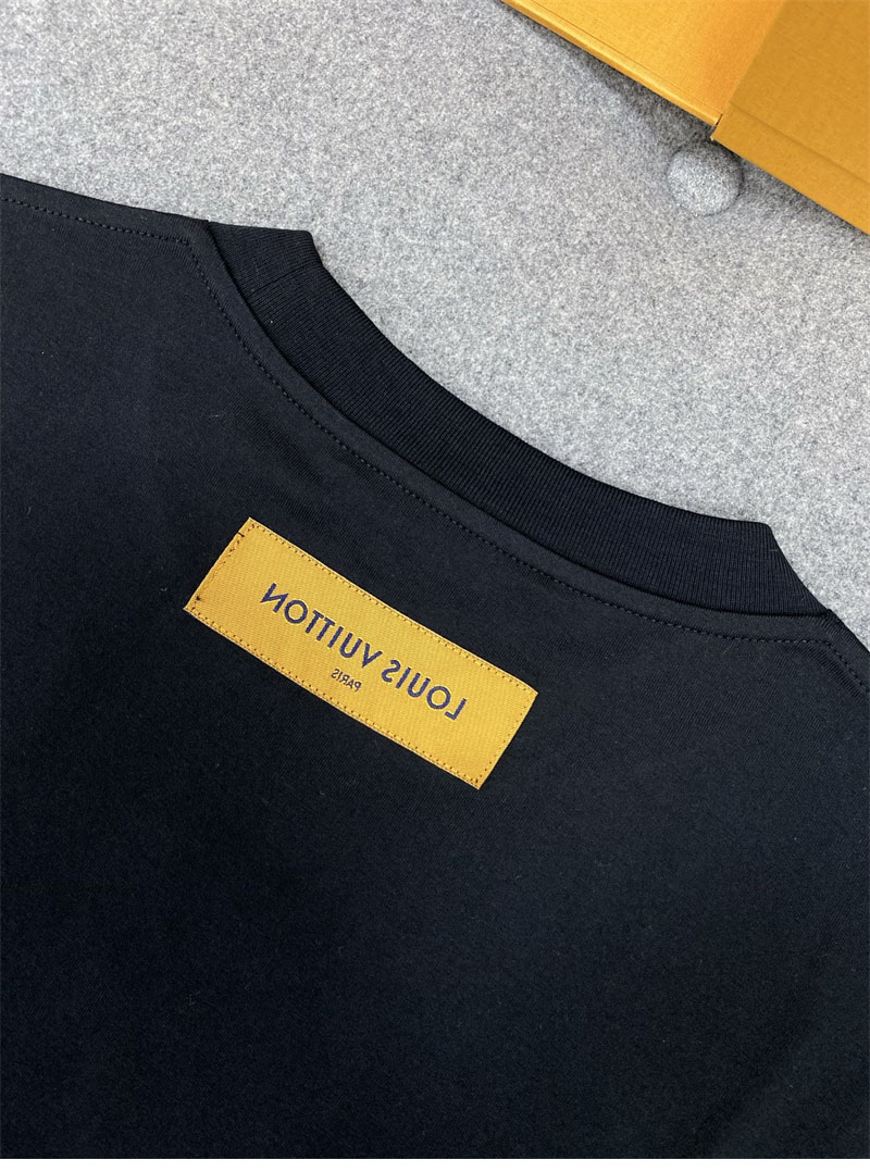 루이비통 LV 엠보스드 반팔 티셔츠