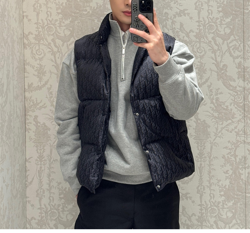 디올 오블리크 다운 베스트