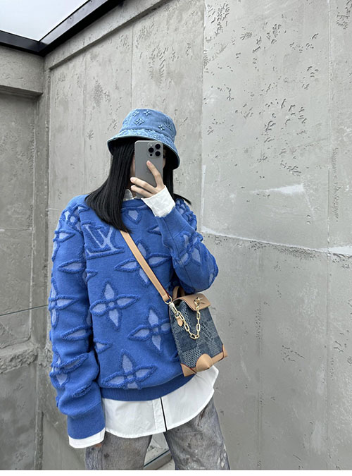 루이비통 25ss 빅 모노그램 스웨터