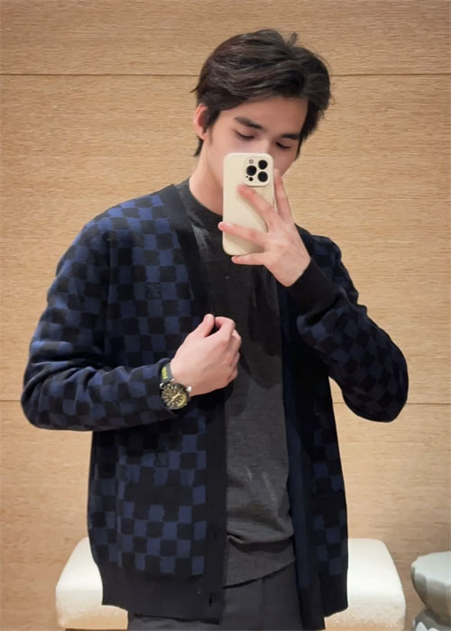 루이비통 다미에 울 V넥 가디건