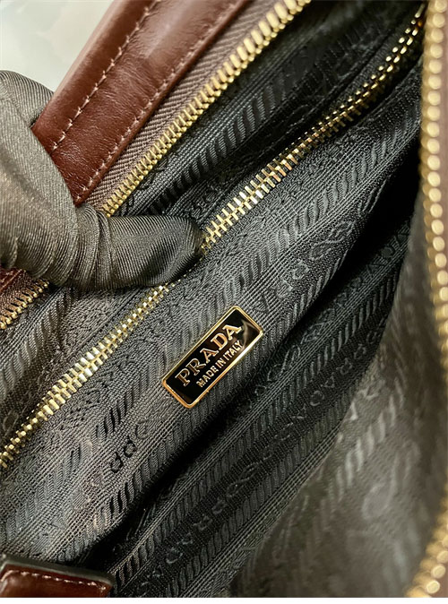 프라다 소프트 룩스 핸드백 미디엄