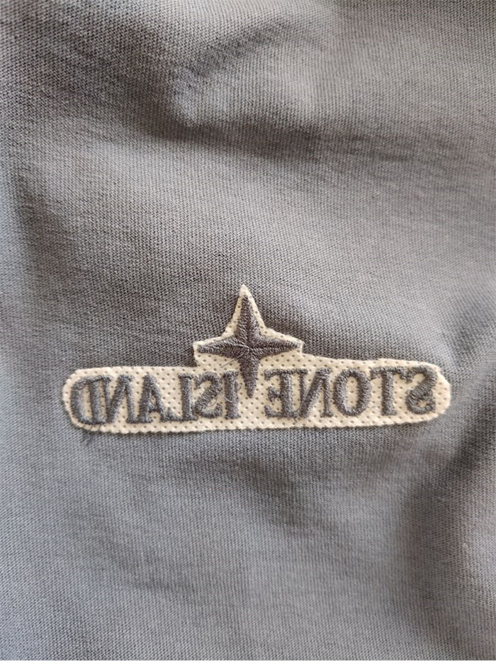 스톤아일랜드 오버사이즈 핏 자수 티셔츠