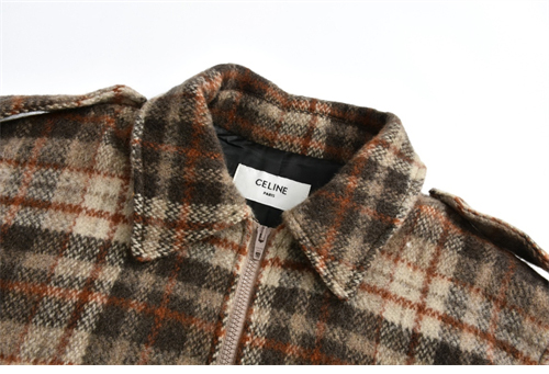 셀린느 트리오페 로고 자수 배색 체크 테디 자켓