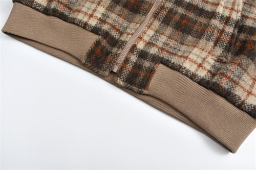 셀린느 트리오페 로고 자수 배색 체크 테디 자켓