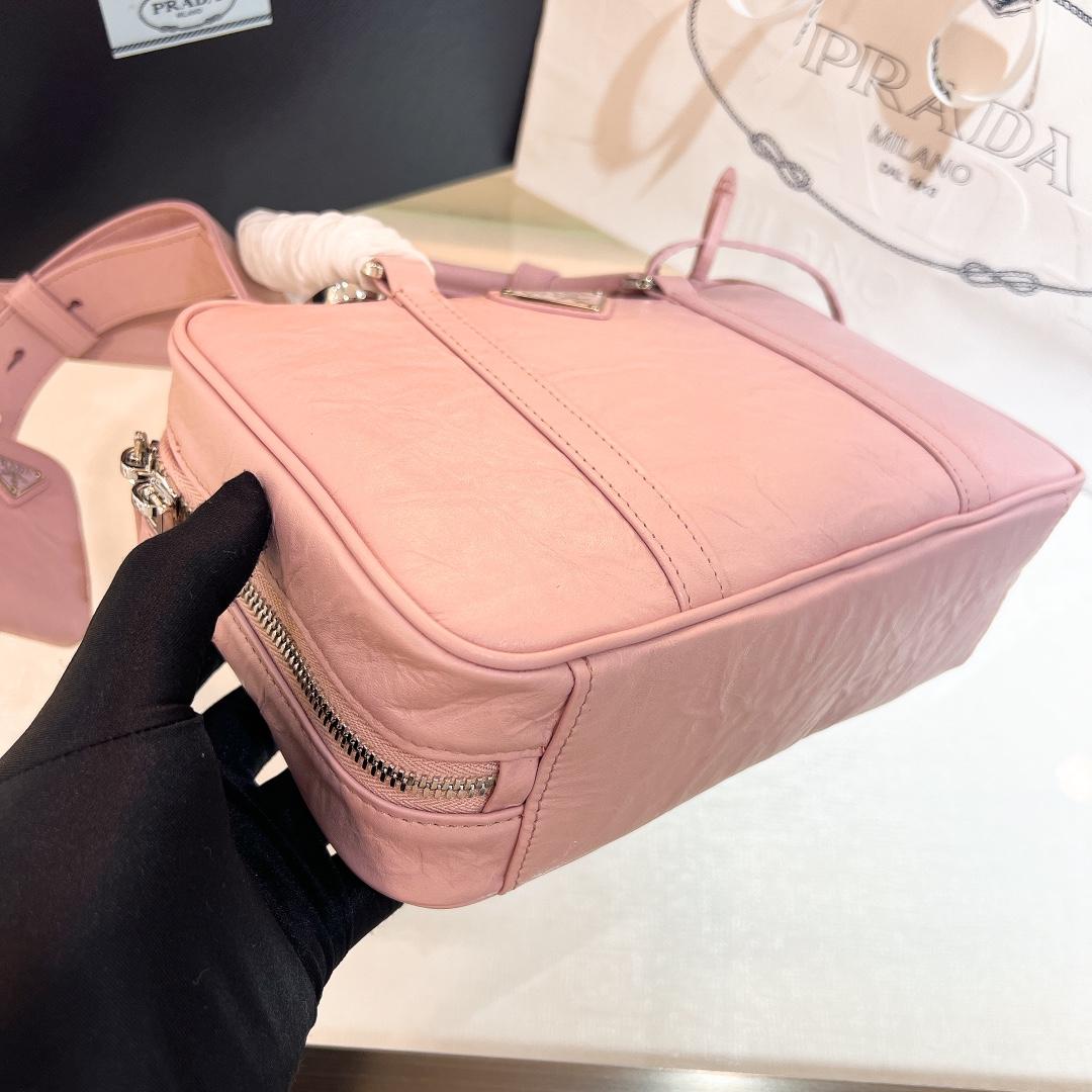 프라다 Nappa Antique Leather Top Handle