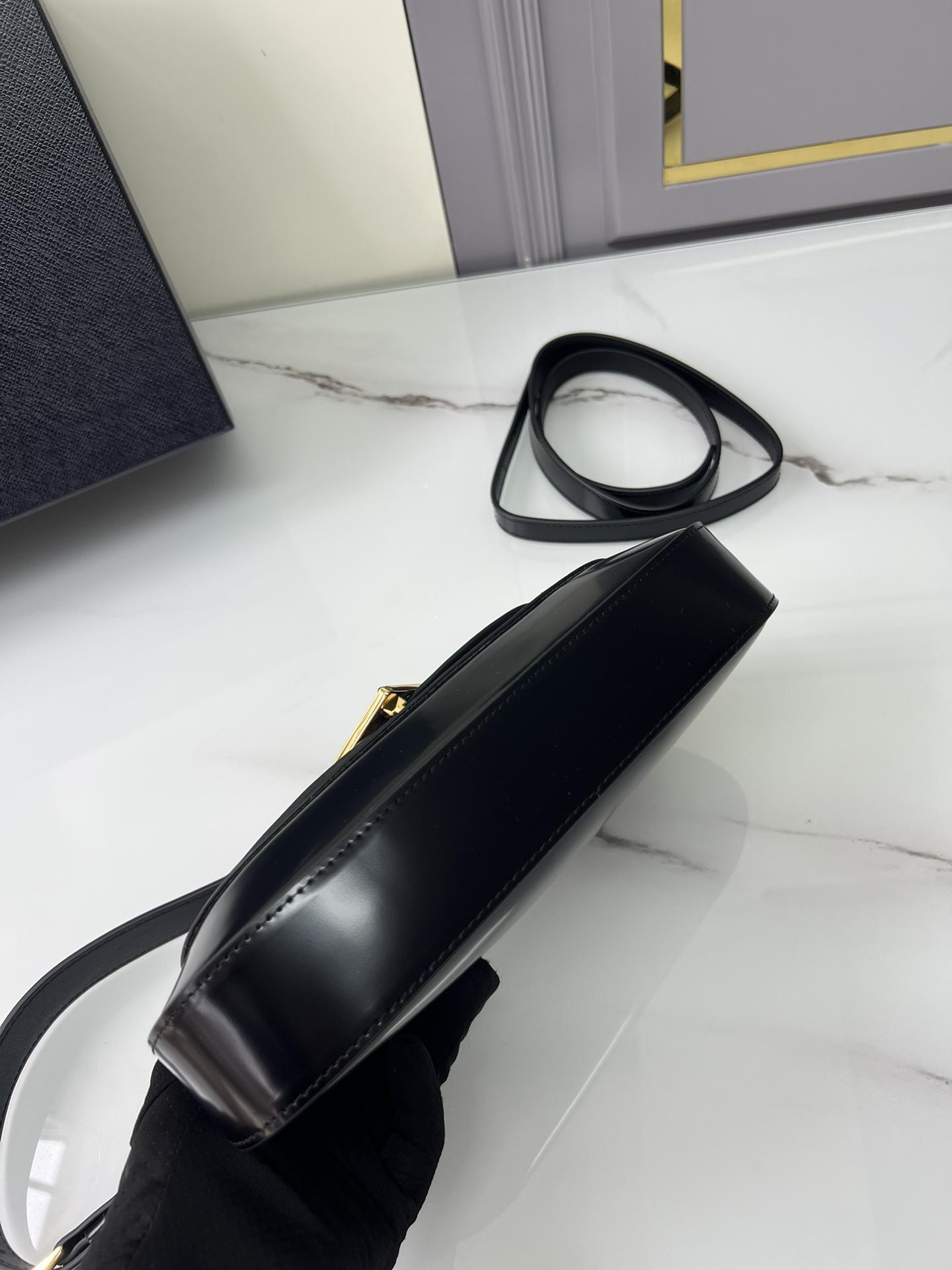 프라다 Brushed Leather Shoulder