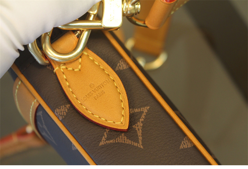 루이비통 다뉴브 핸드백 모노그램 M14106