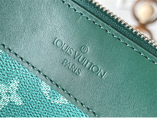 루이비통 포쉐트 보야주 수플 헤리티지 모노그램 클러치백 파우치 M12665